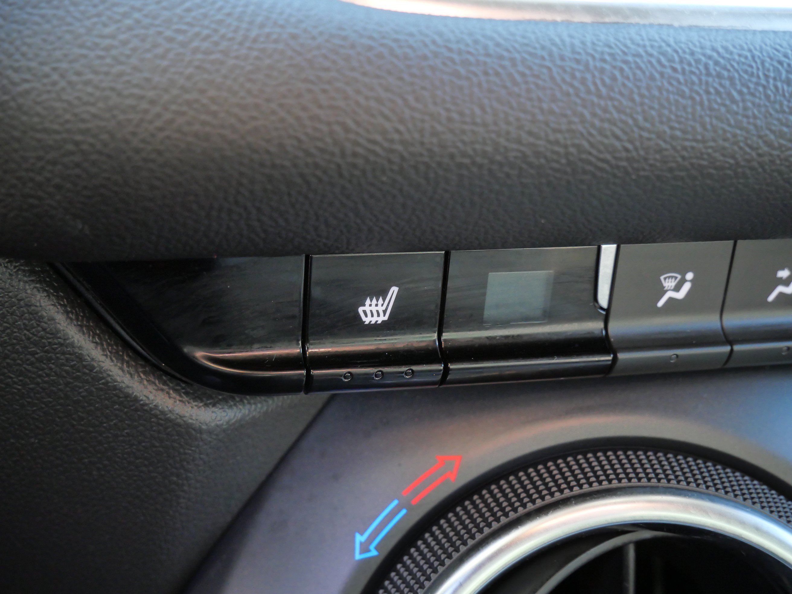 Used 2025 Chevrolet Blazer LT image 30