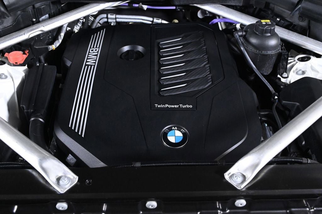 Used 2022 BMW X5 xDrive40i w/ Premium Package AWD/4WD image 22