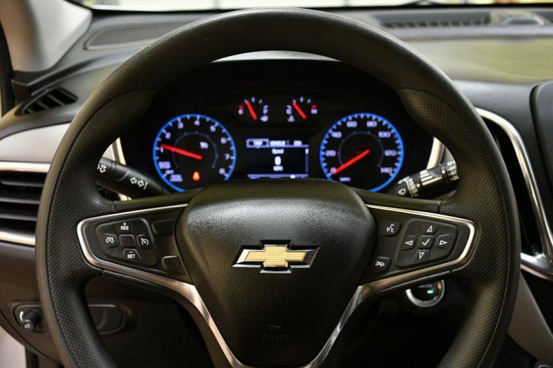 Used 2019 Chevrolet Equinox LS w/ LS Convenience Package FWD image 31