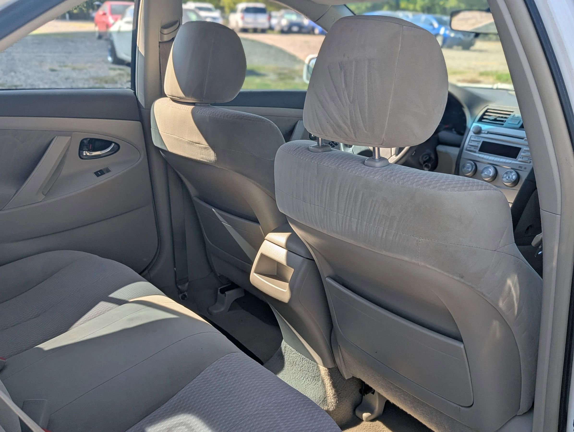 Used 2010 Toyota Camry LE image 16