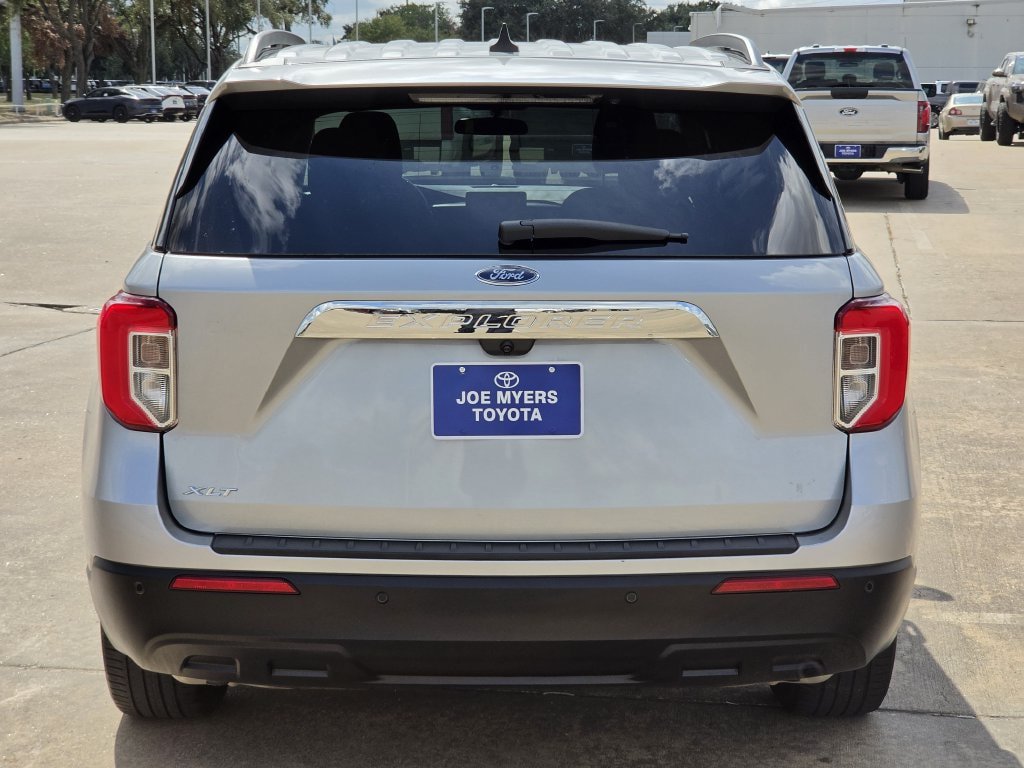 Used 2023 Ford Explorer XLT RWD image 8