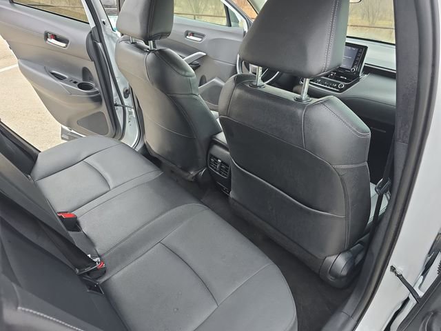 Used 2022 Toyota Corolla Cross XLE image 11