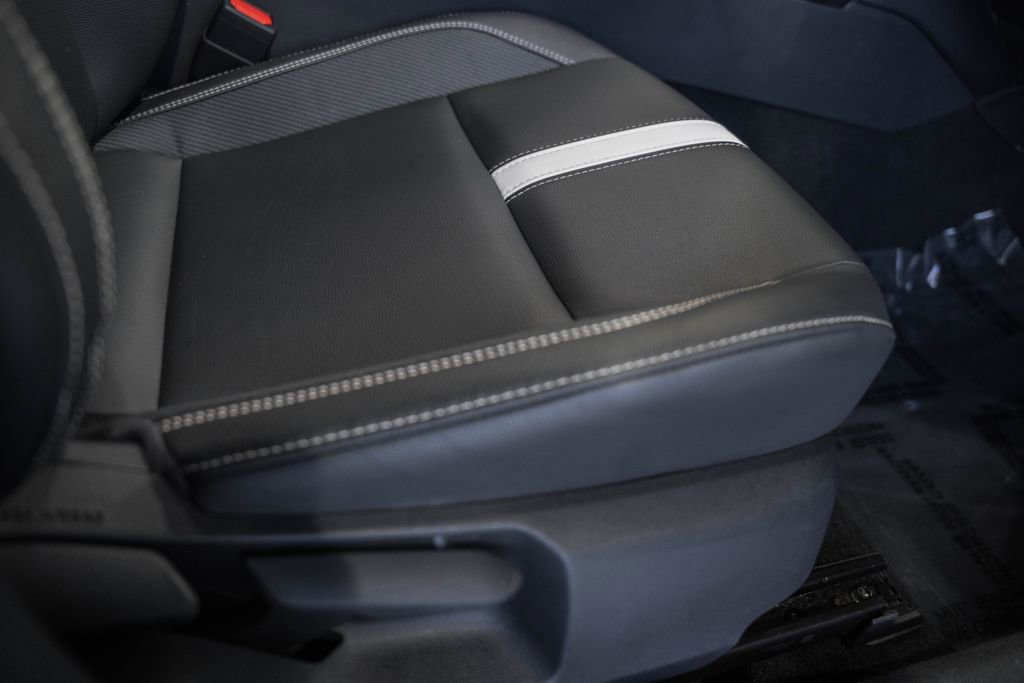 Used 2025 Toyota Camry SE image 33