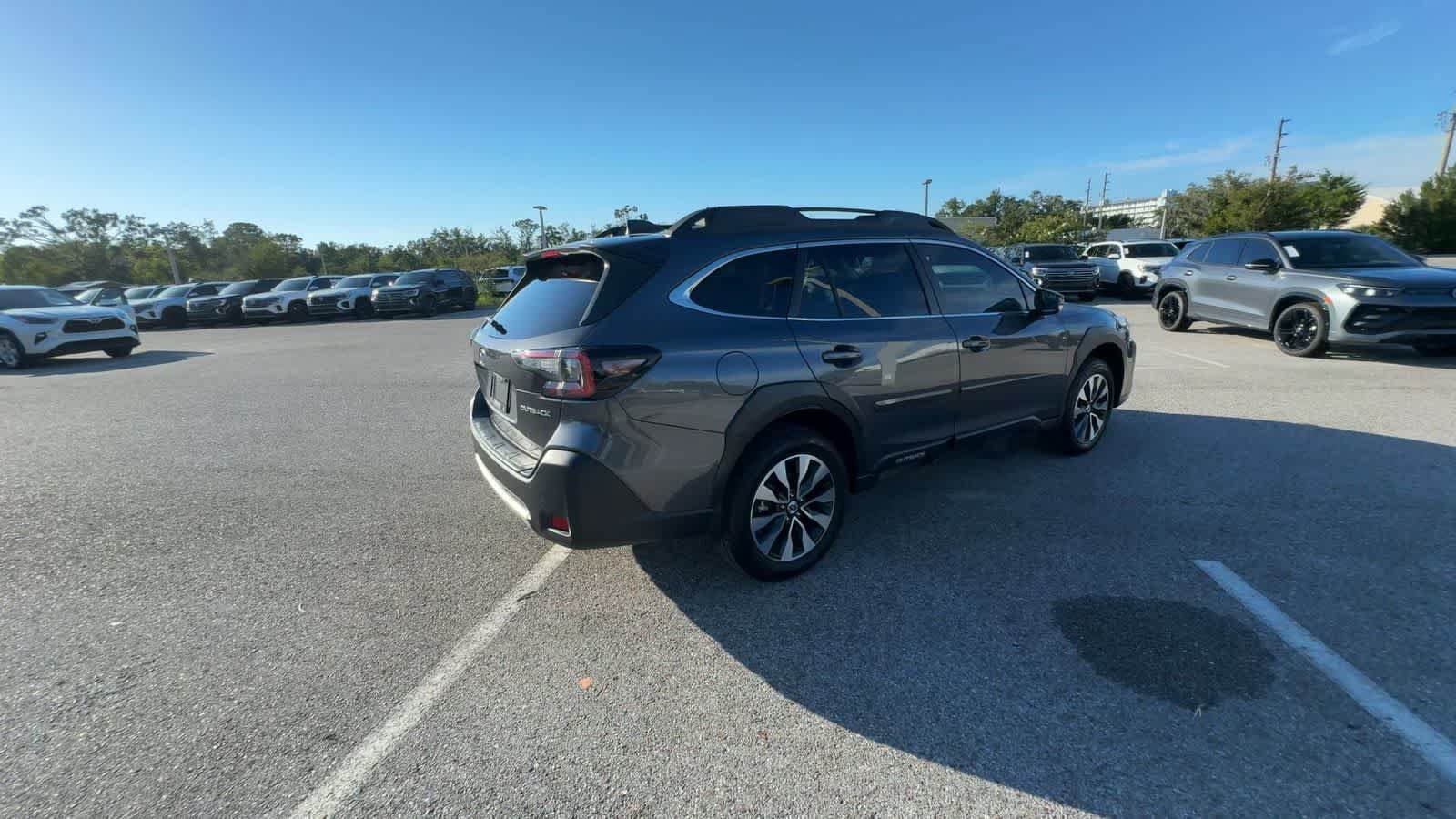 Used 2025 Subaru Outback Limited AWD/4WD image 8