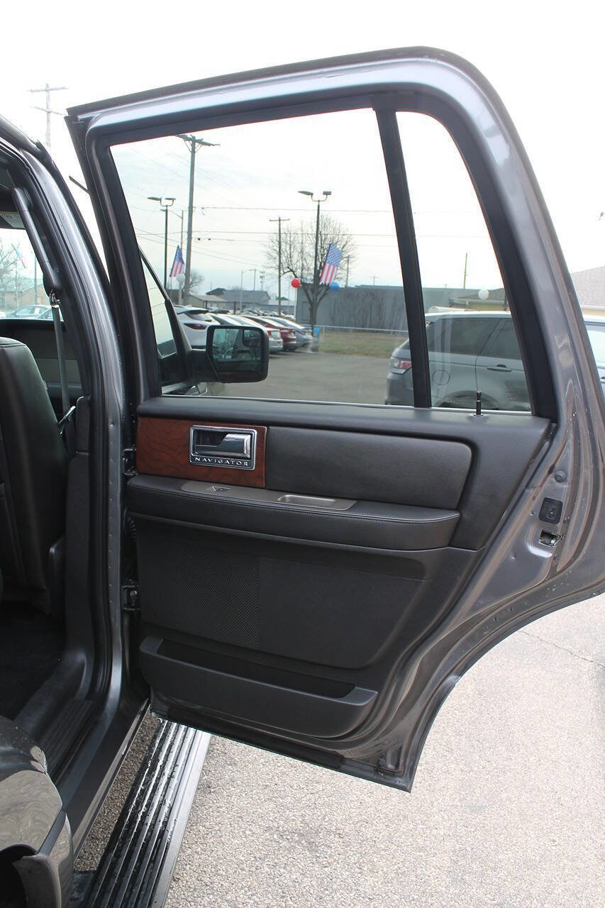 Used 2013 Lincoln Navigator 4WD w/ HD Trailer Tow Pkg image 20