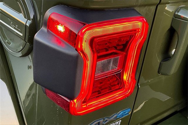 Used 2024 Jeep Wrangler High Altitude image 32