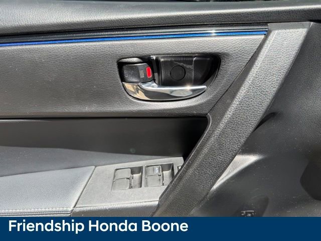 Used 2018 Toyota Corolla SE FWD image 6