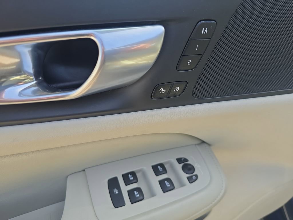 Used 2024 Volvo S60 B5 Core FWD image 11