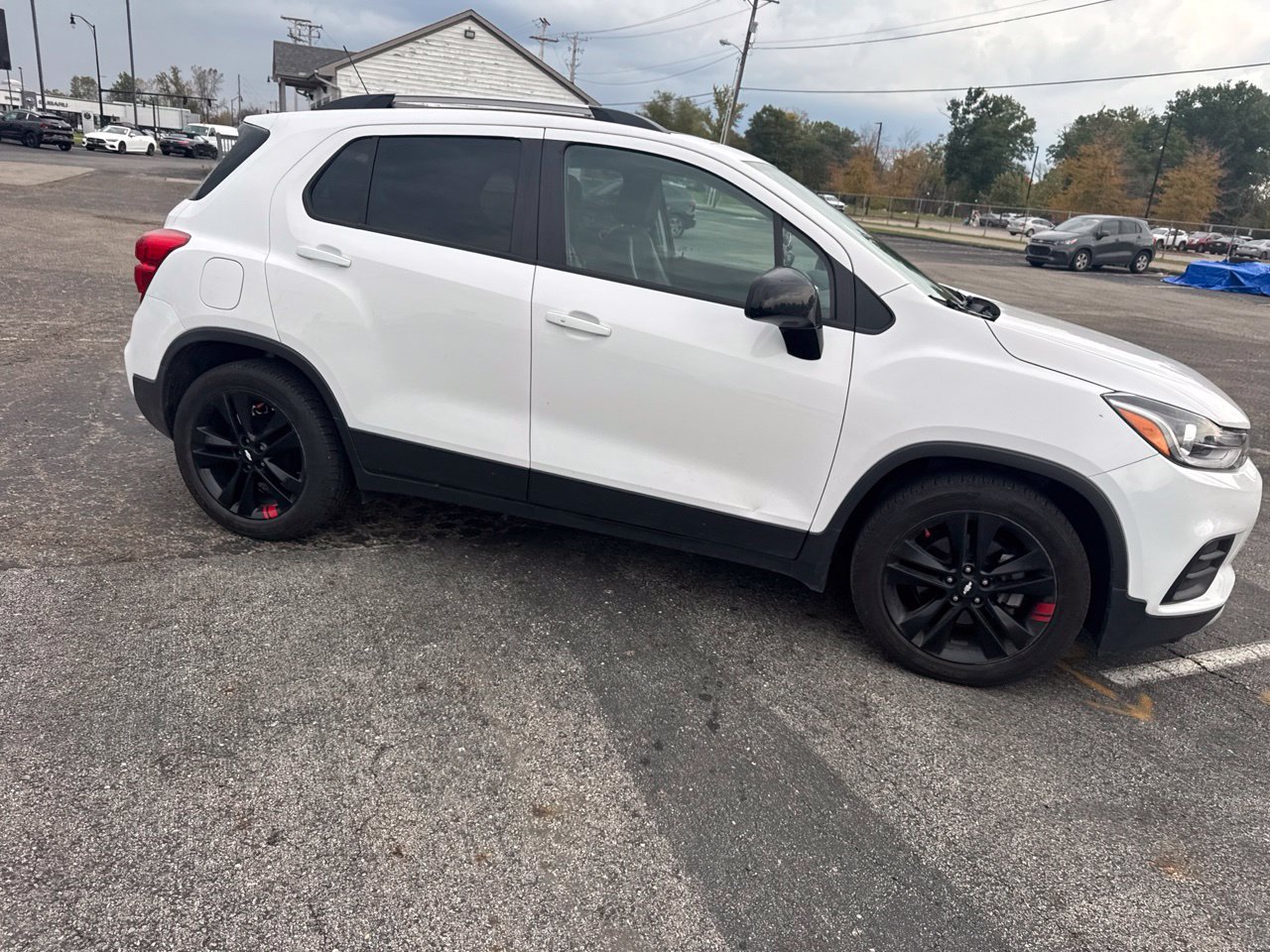 Used 2020 Chevrolet Trax LT w/ Sun & Sound Package FWD image 11