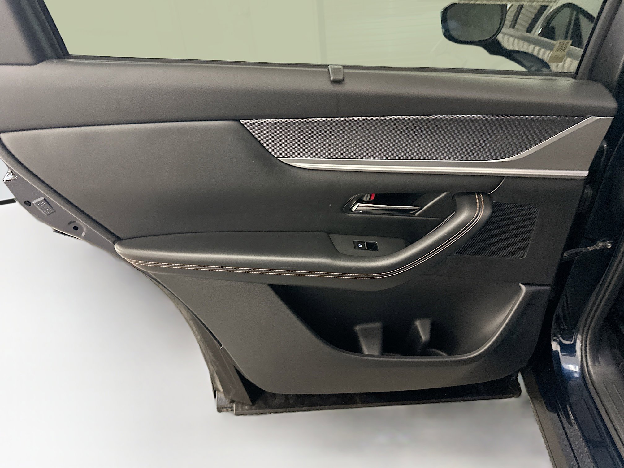 Used 2024 MAZDA CX-90 3.3 Turbo w/ Preferred Plus image 28