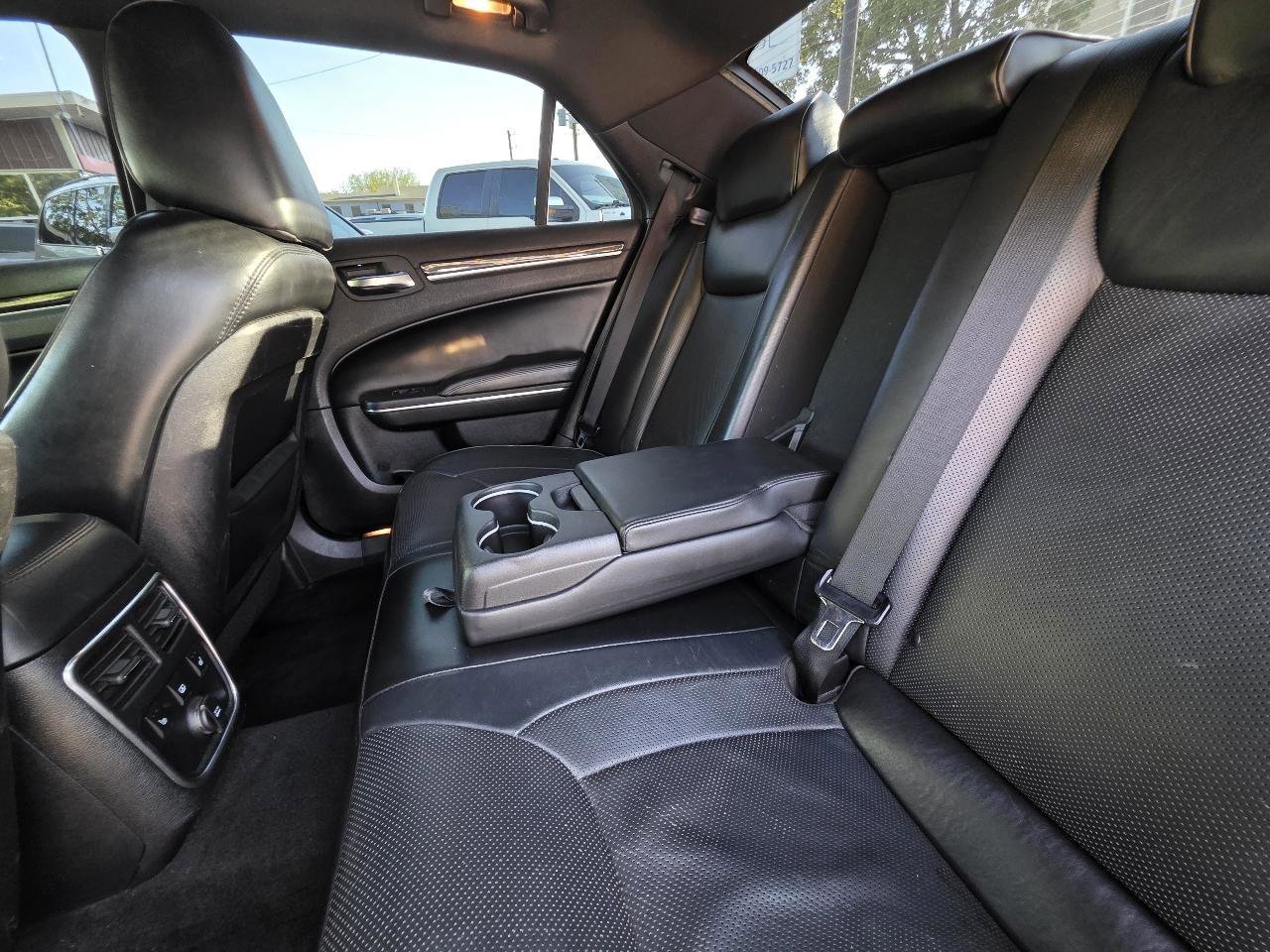 Used 2014 Chrysler 300 C AWD/4WD image 34
