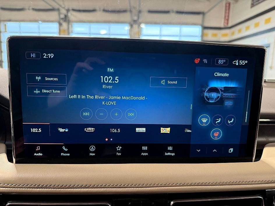 Used 2021 Lincoln Nautilus Reserve image 12