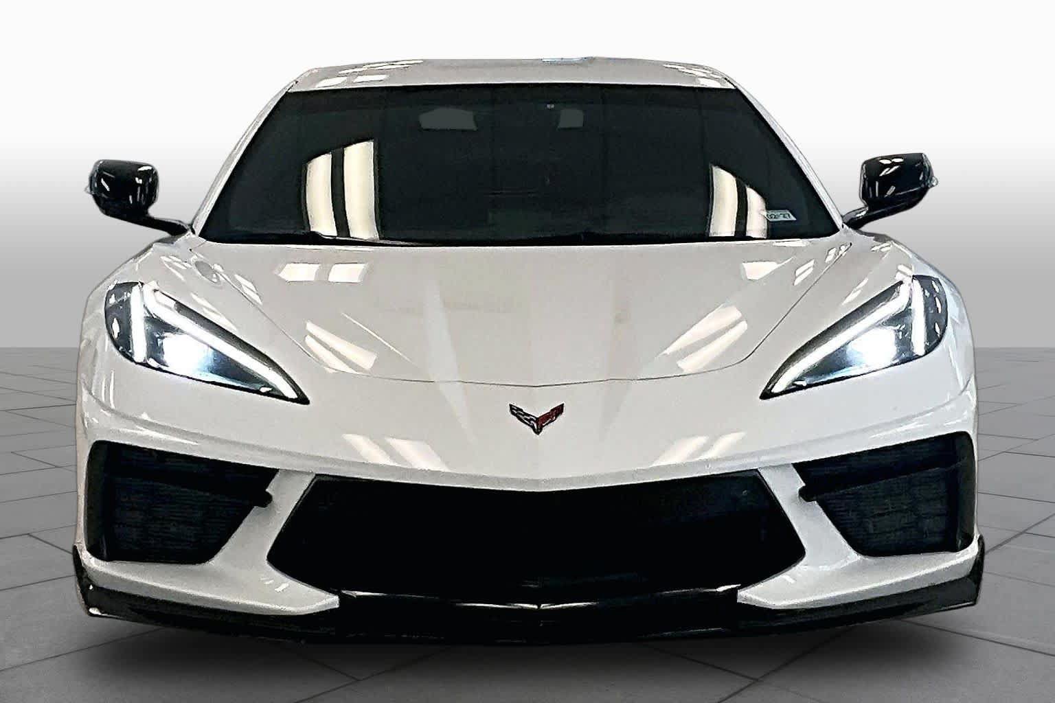 Used 2021 Chevrolet Corvette Stingray Preferred Cpe w/ Z51 Performance Package RWD image 3