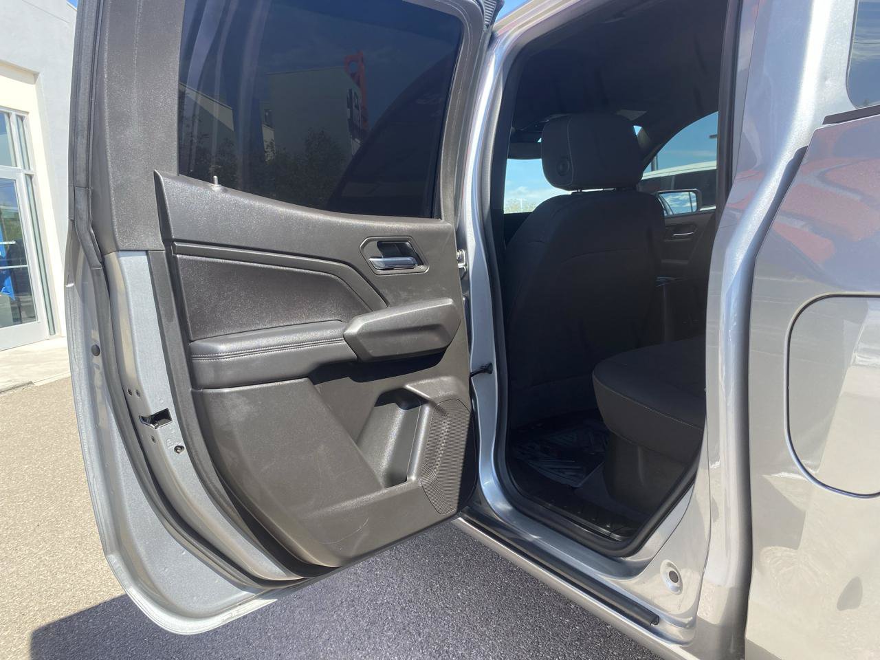 Used 2024 Chevrolet Colorado LT RWD image 12