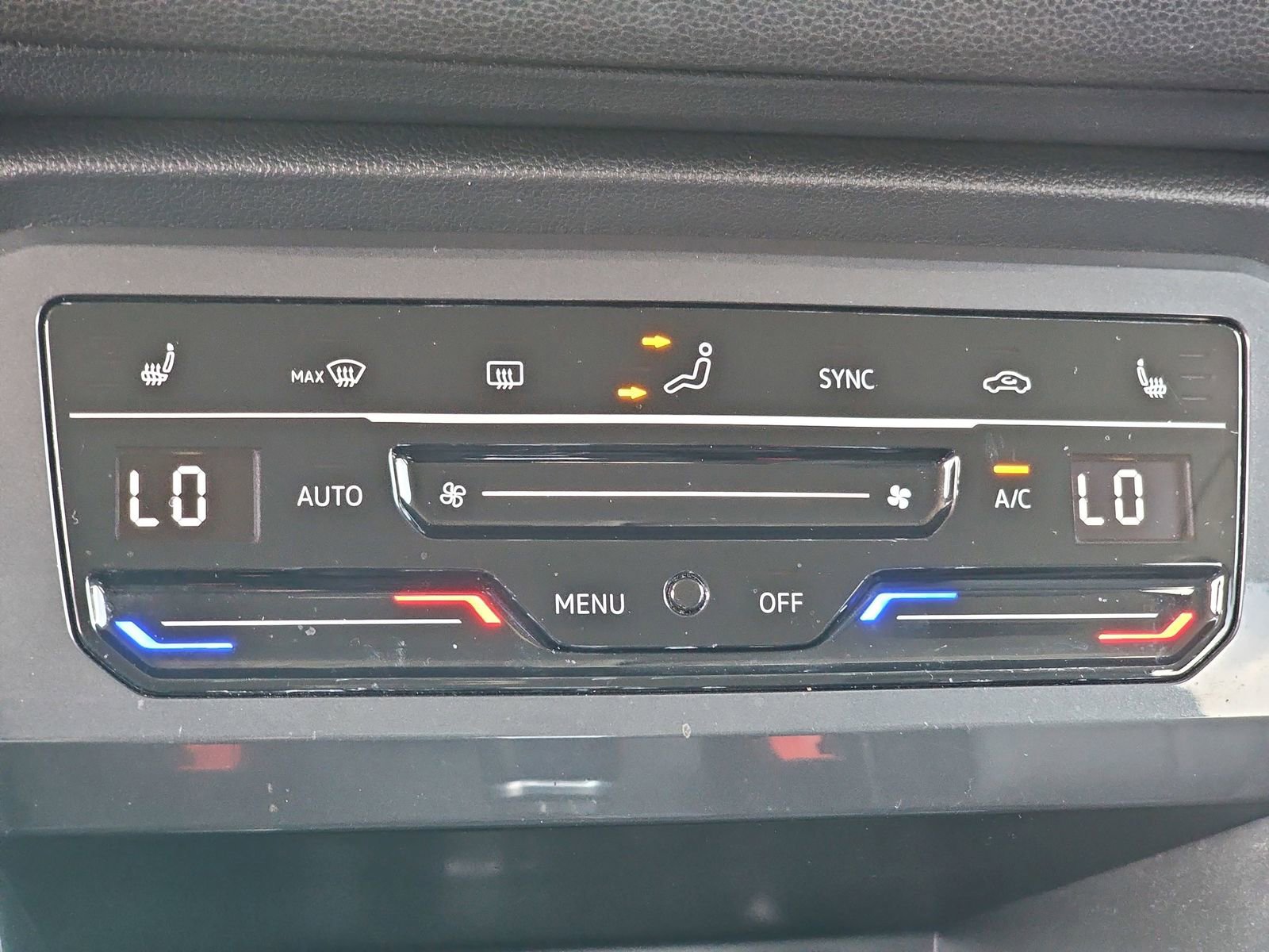 Used 2022 Volkswagen Tiguan SE image 30