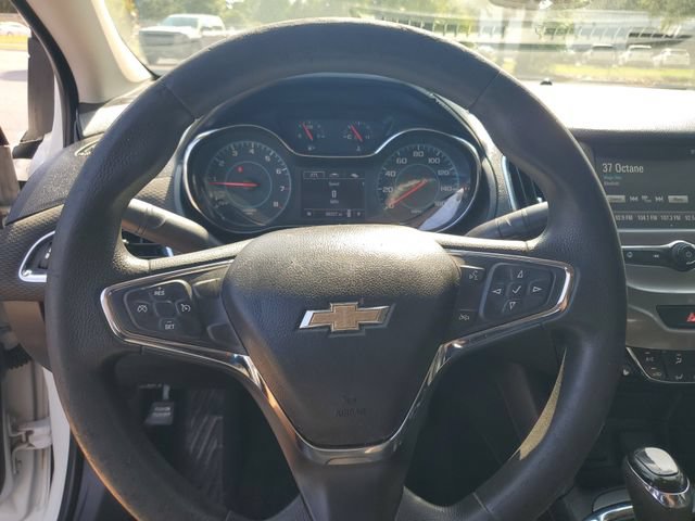 Certified 2017 Chevrolet Cruze LT w/ Convenience Package FWD image 27