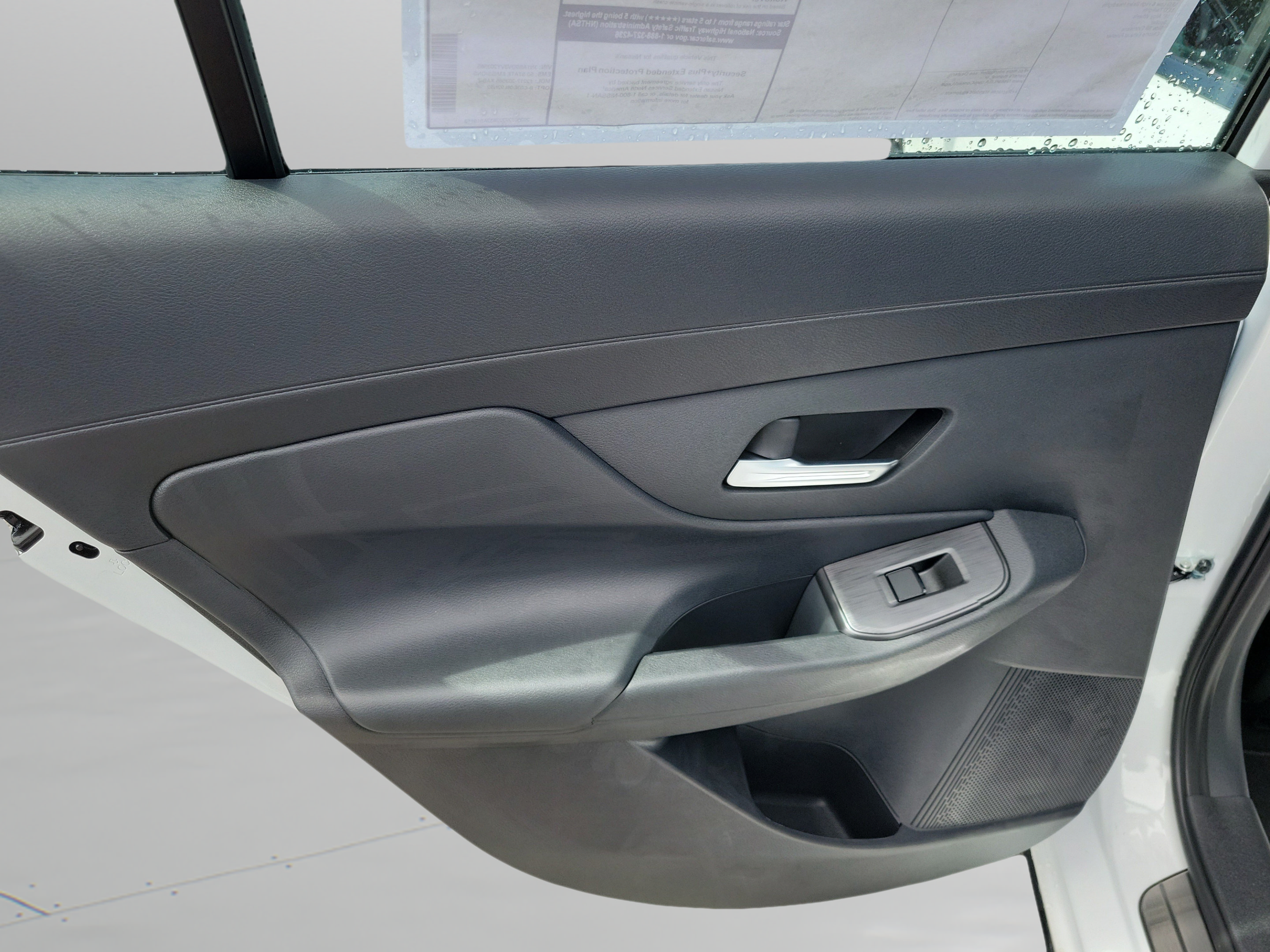 New 2027 Nissan Sentra SR w/ Floor Mat Package FWD image 9
