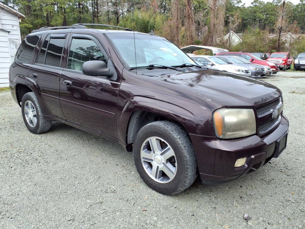 Used 2008 Chevrolet TrailBlazer LT w/ Cargo Convenience Package AWD/4WD image 1