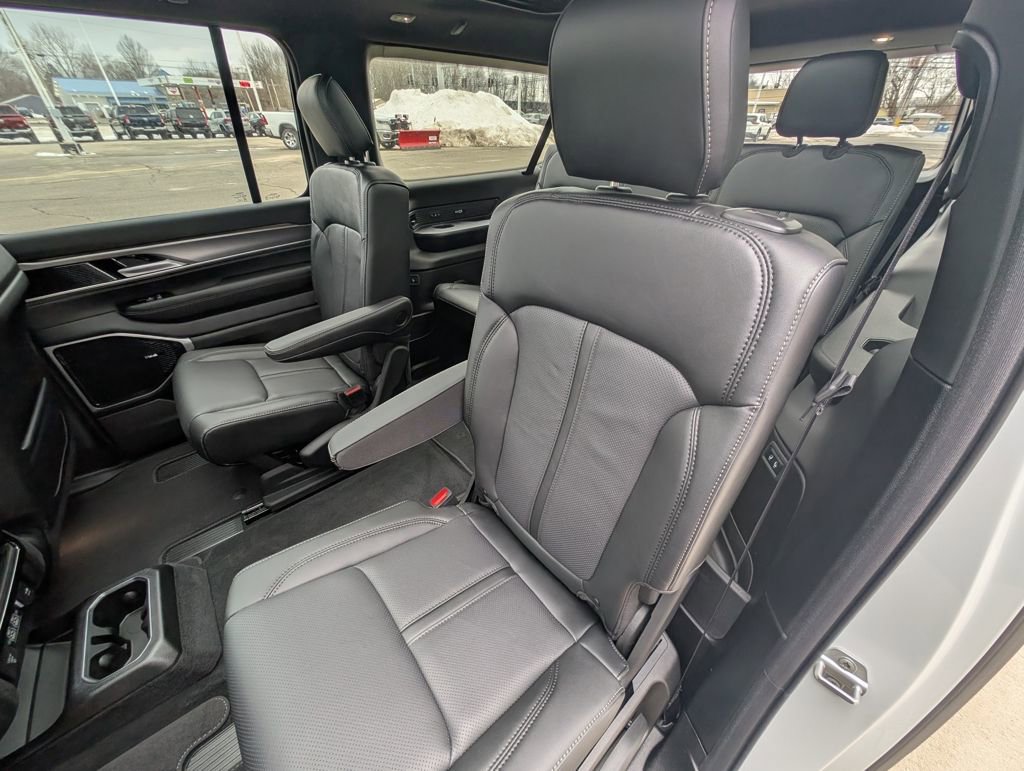 New 2026 Jeep Grand Wagoneer L Limited w/ Premium Group II image 16