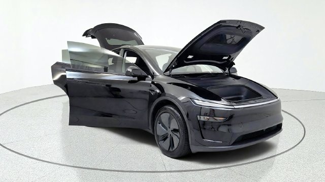 Used 2026 Tesla Model Y 2WD image 11