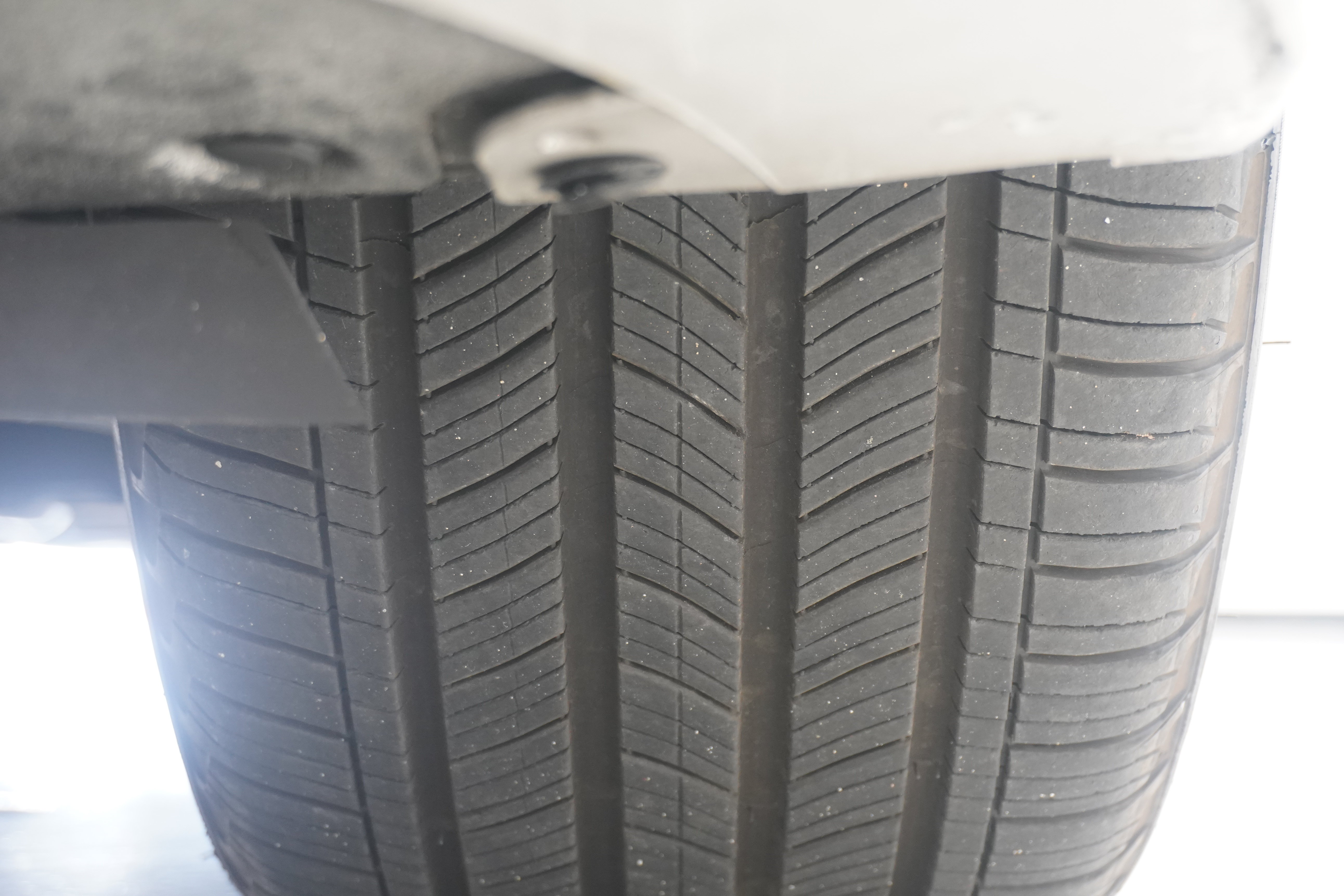 Used 2017 Genesis G80 3.8 RWD image 28