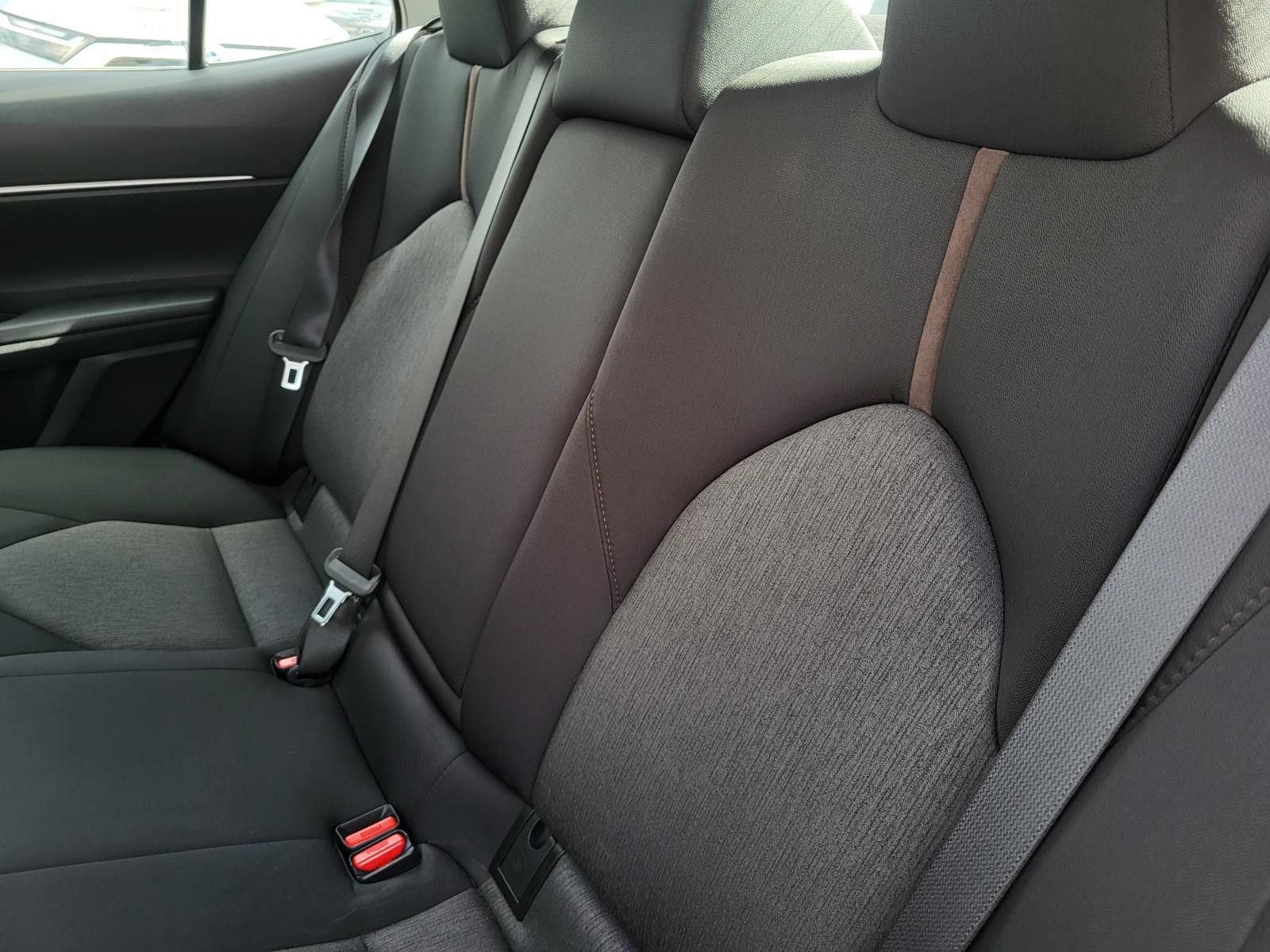 Used 2020 Toyota Camry LE FWD image 12