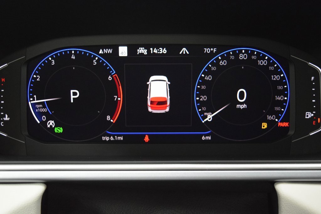 New 2025 Volkswagen Taos SEL image 9