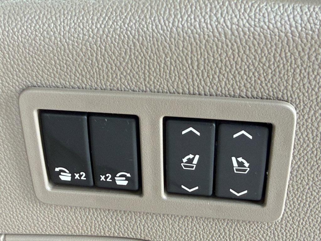 Used 2016 Chevrolet Suburban LTZ AWD/4WD image 28