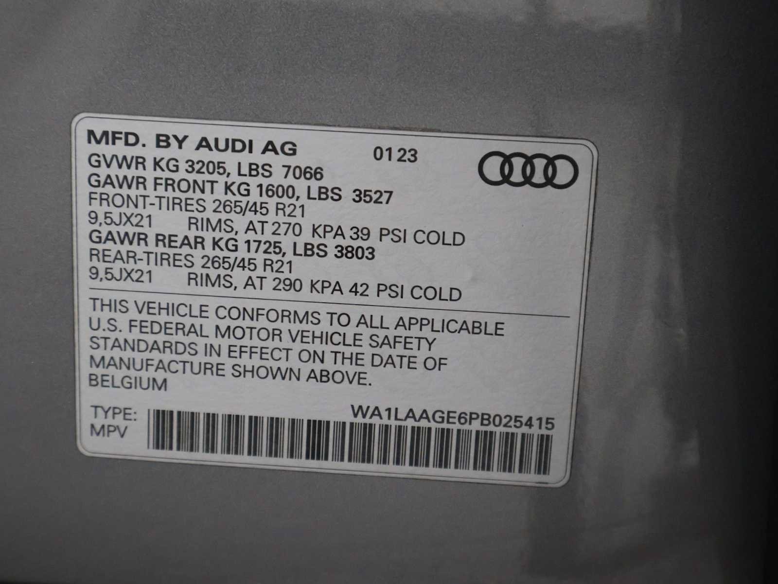 Used 2023 Audi e-tron Premium Plus w/ Premium Plus Package AWD/4WD image 42