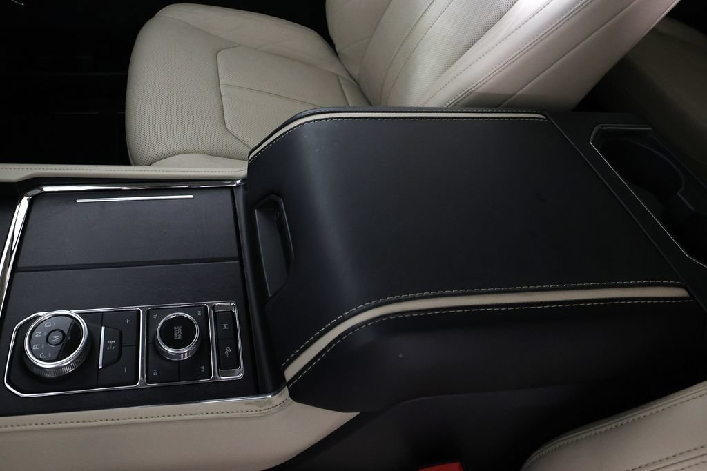 Used 2024 Ford Expedition Max Platinum AWD/4WD image 37