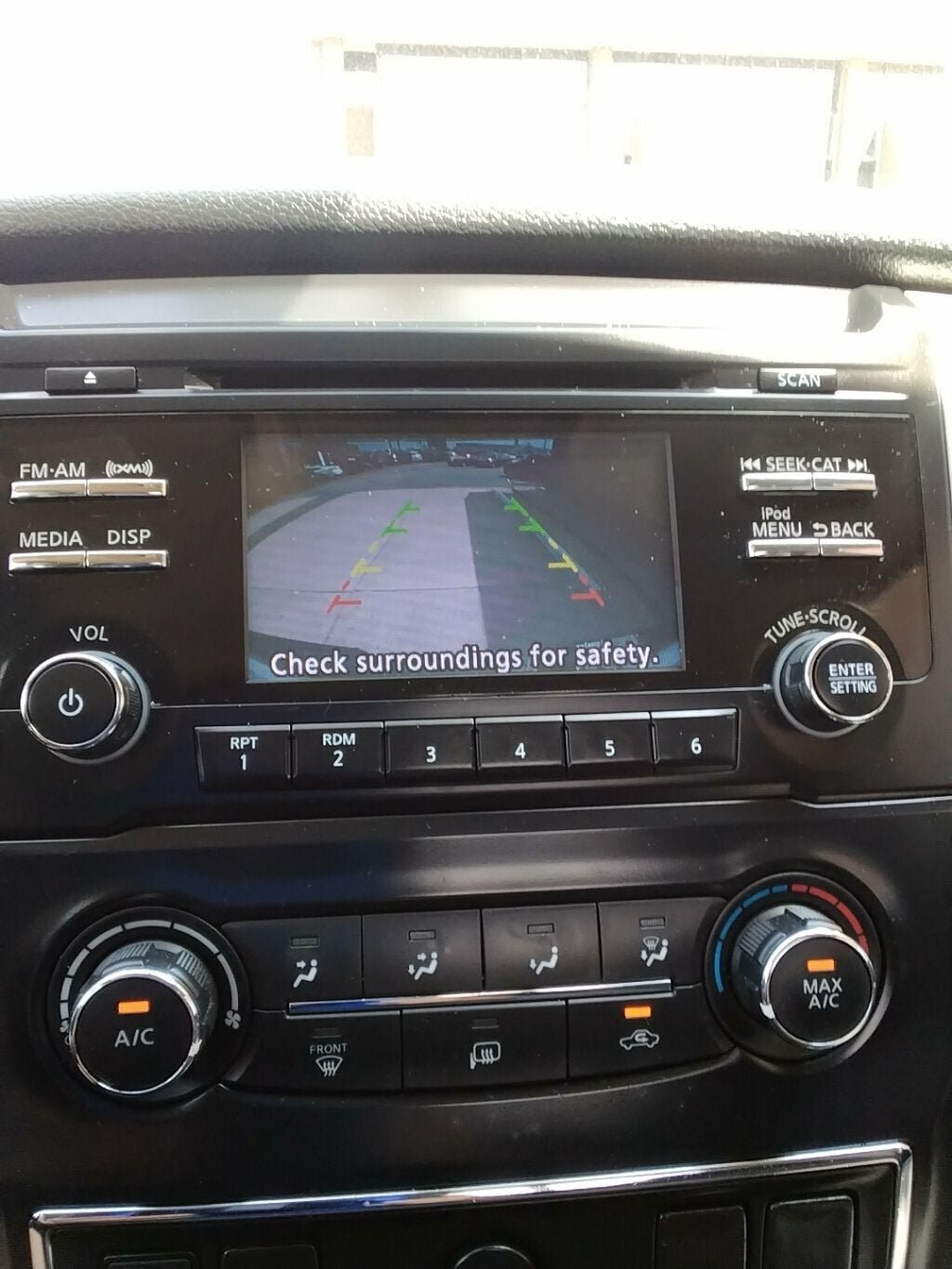 Used 2018 Nissan Titan SV RWD image 16