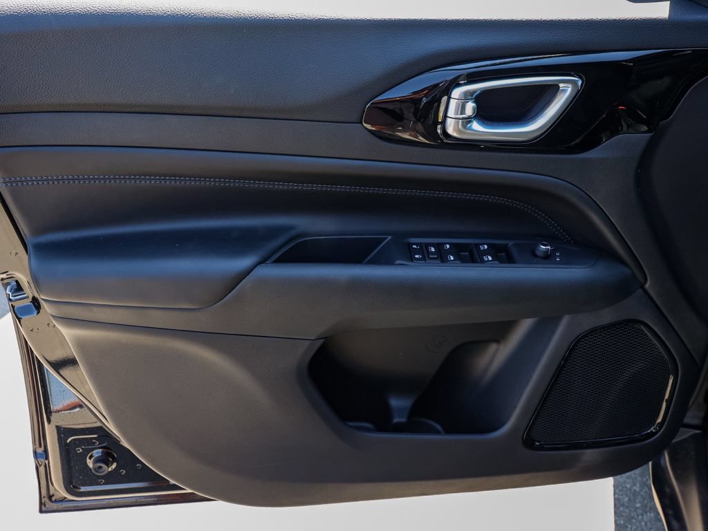 New 2026 Jeep Compass Latitude AWD/4WD image 23