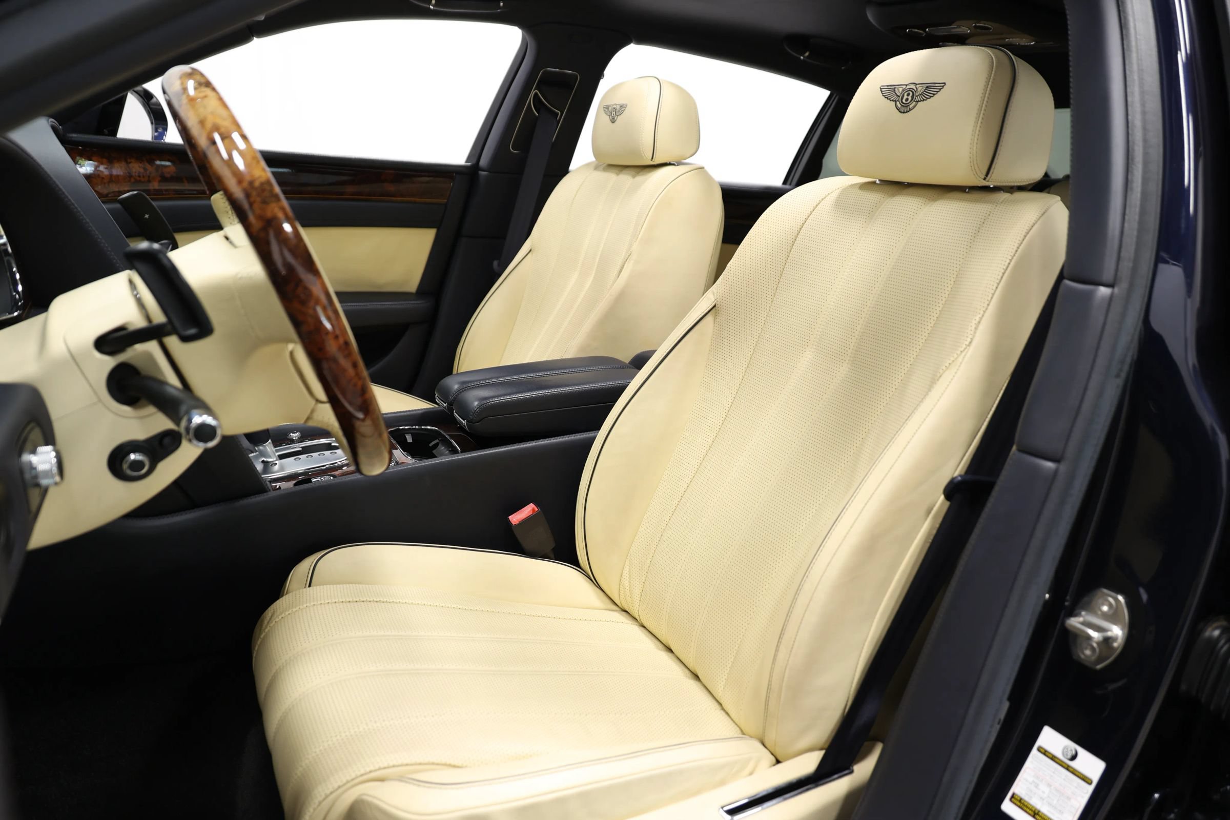Used 2015 Bentley Flying Spur V8 AWD/4WD image 16