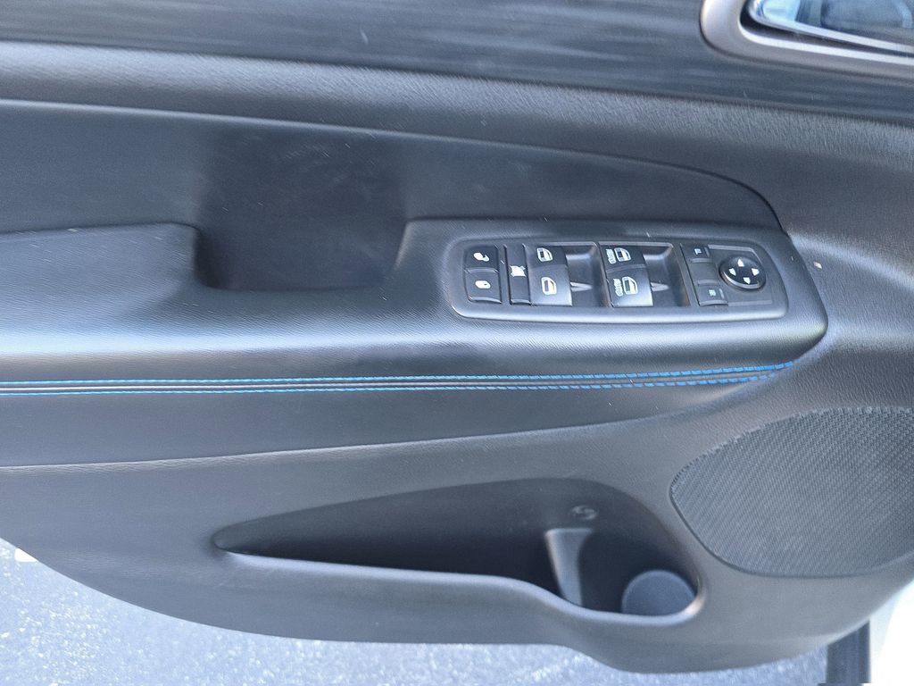 Used 2019 Jeep Grand Cherokee Laredo image 14