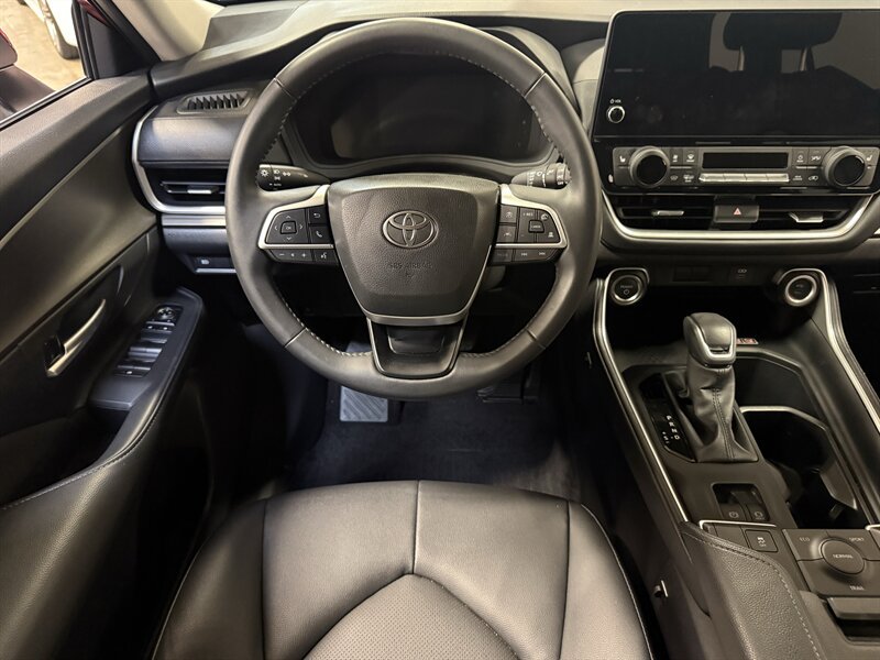 Used 2026 Toyota Grand Highlander AWD Hybrid image 16