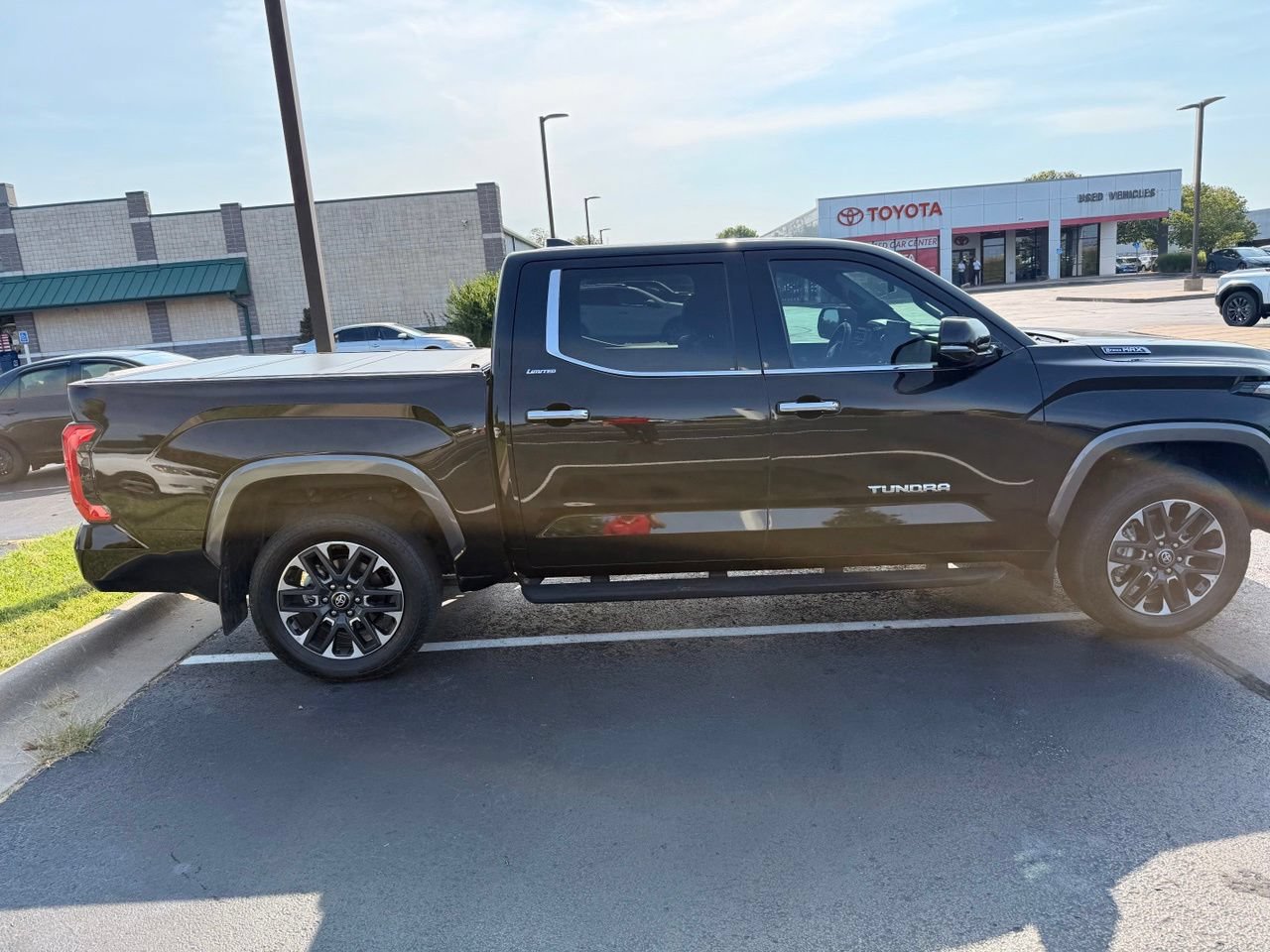 Used 2025 Toyota Tundra Limited AWD/4WD image 7