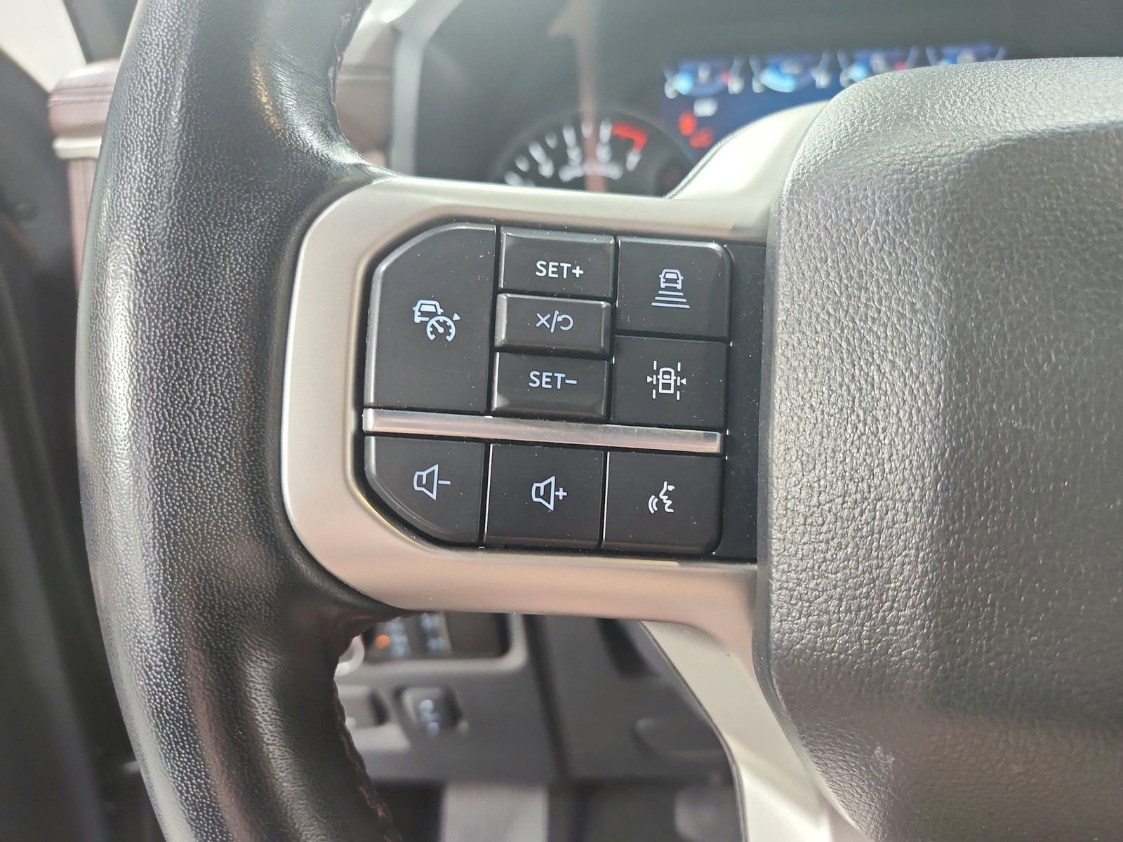 Used 2024 Ford Expedition Limited image 32