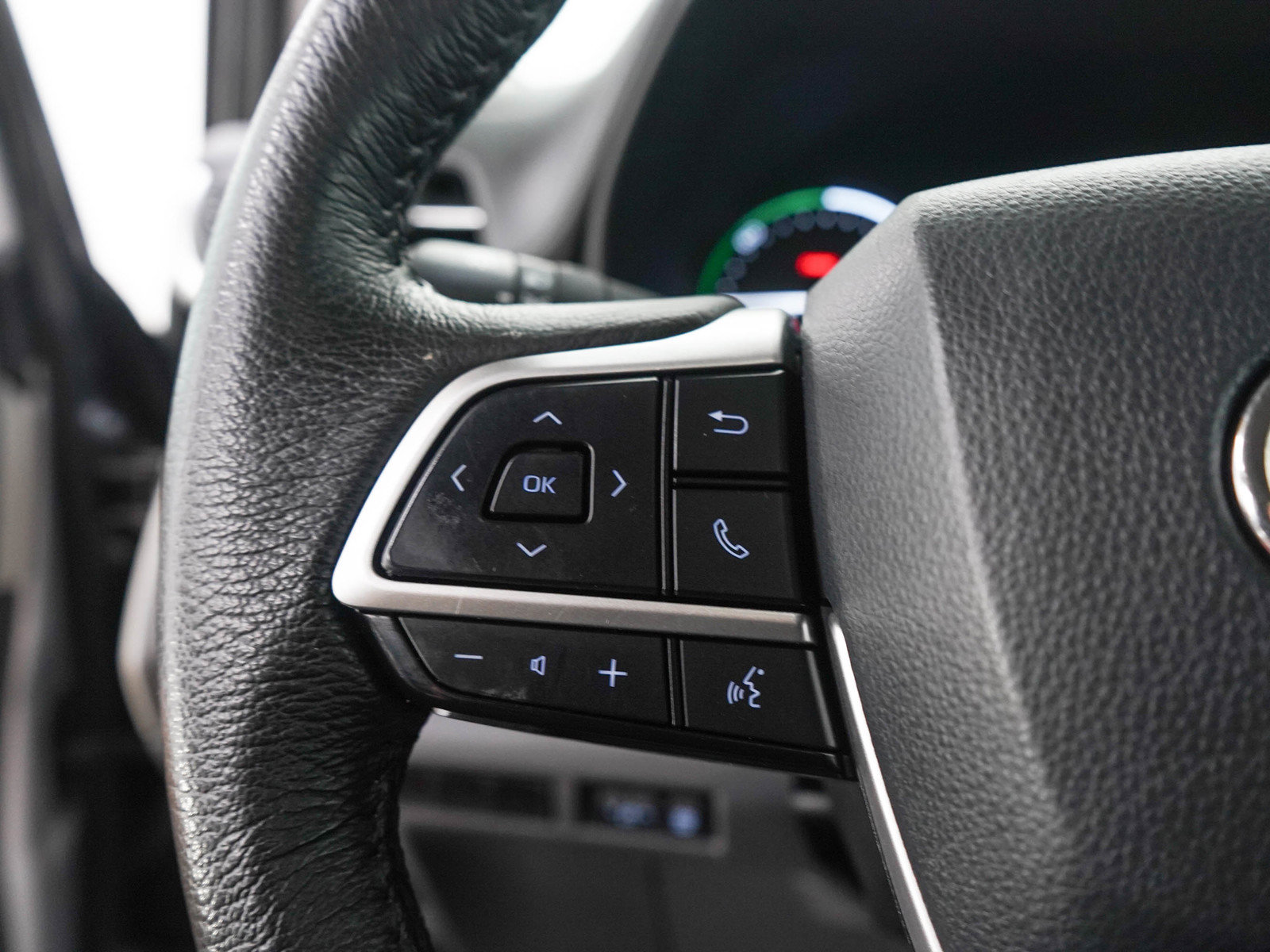 Used 2024 Toyota Sienna XLE FWD image 26