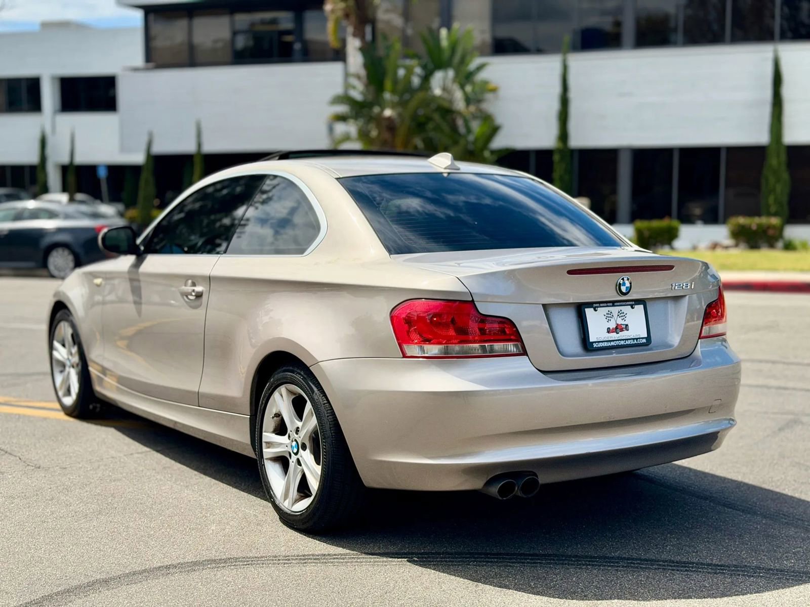 Used 2013 BMW 128i Coupe w/ Premium Pkg image 11