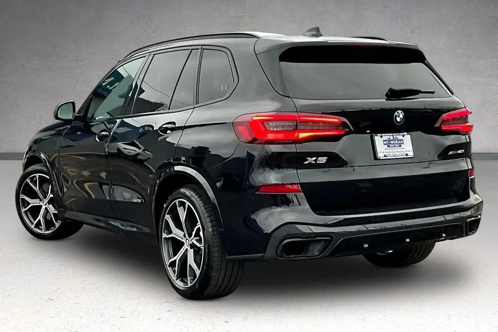 Used 2022 BMW X5 xDrive40i w/ M Sport Package AWD/4WD image 4