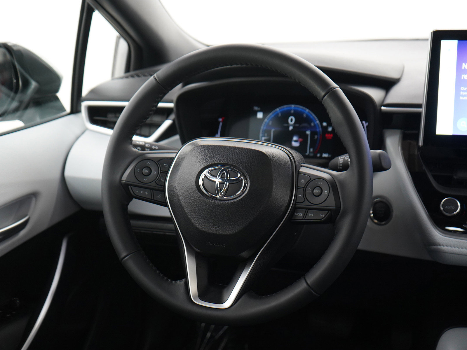 Used 2025 Toyota Corolla SE FWD image 14
