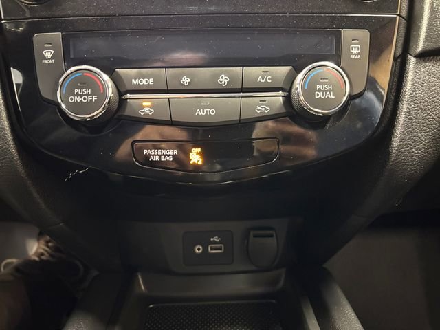 Used 2019 Nissan Rogue SV w/ Premium Package image 21