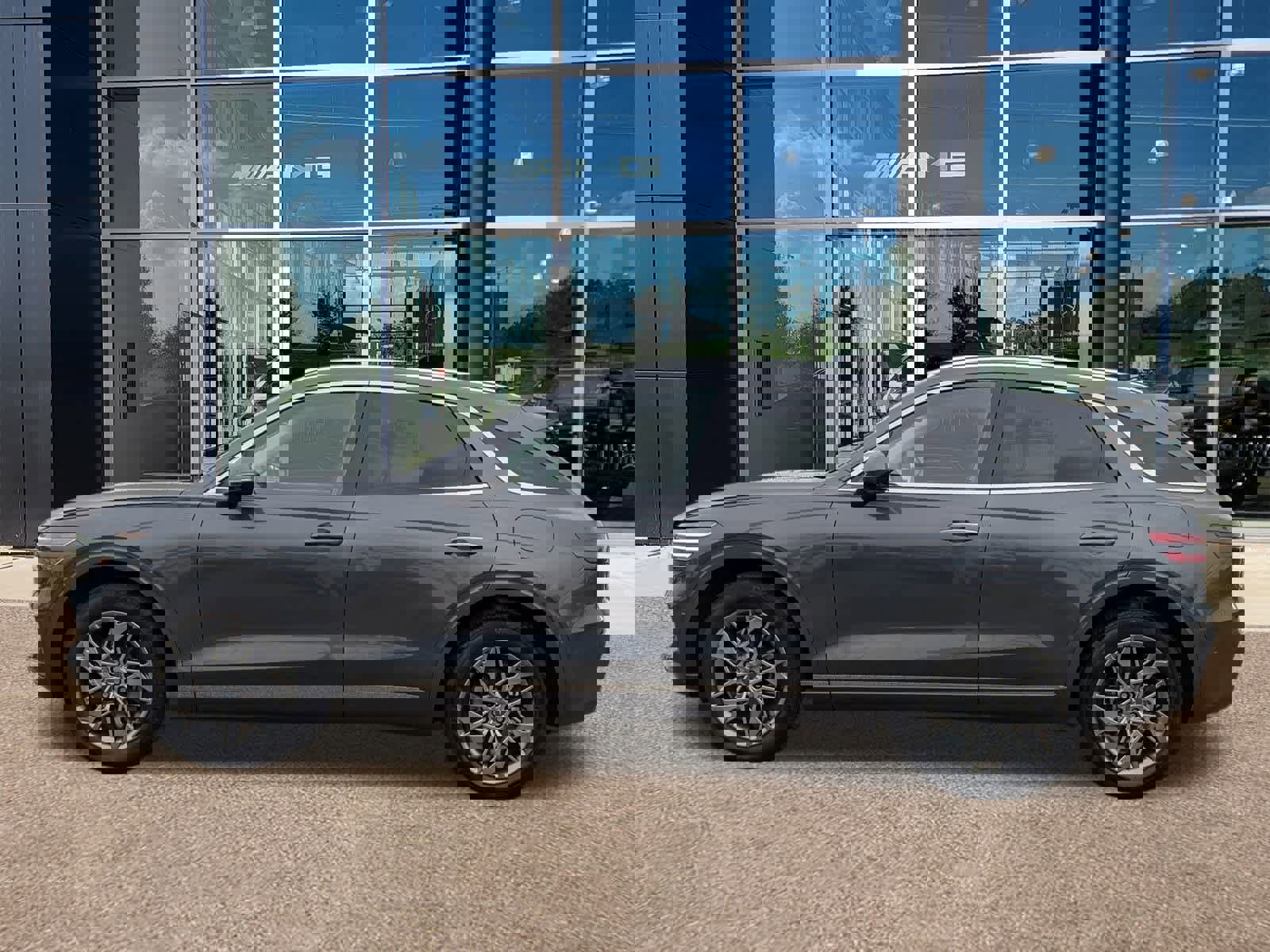 Used 2022 Genesis GV70 2.5T w/ Advanced Package image 8