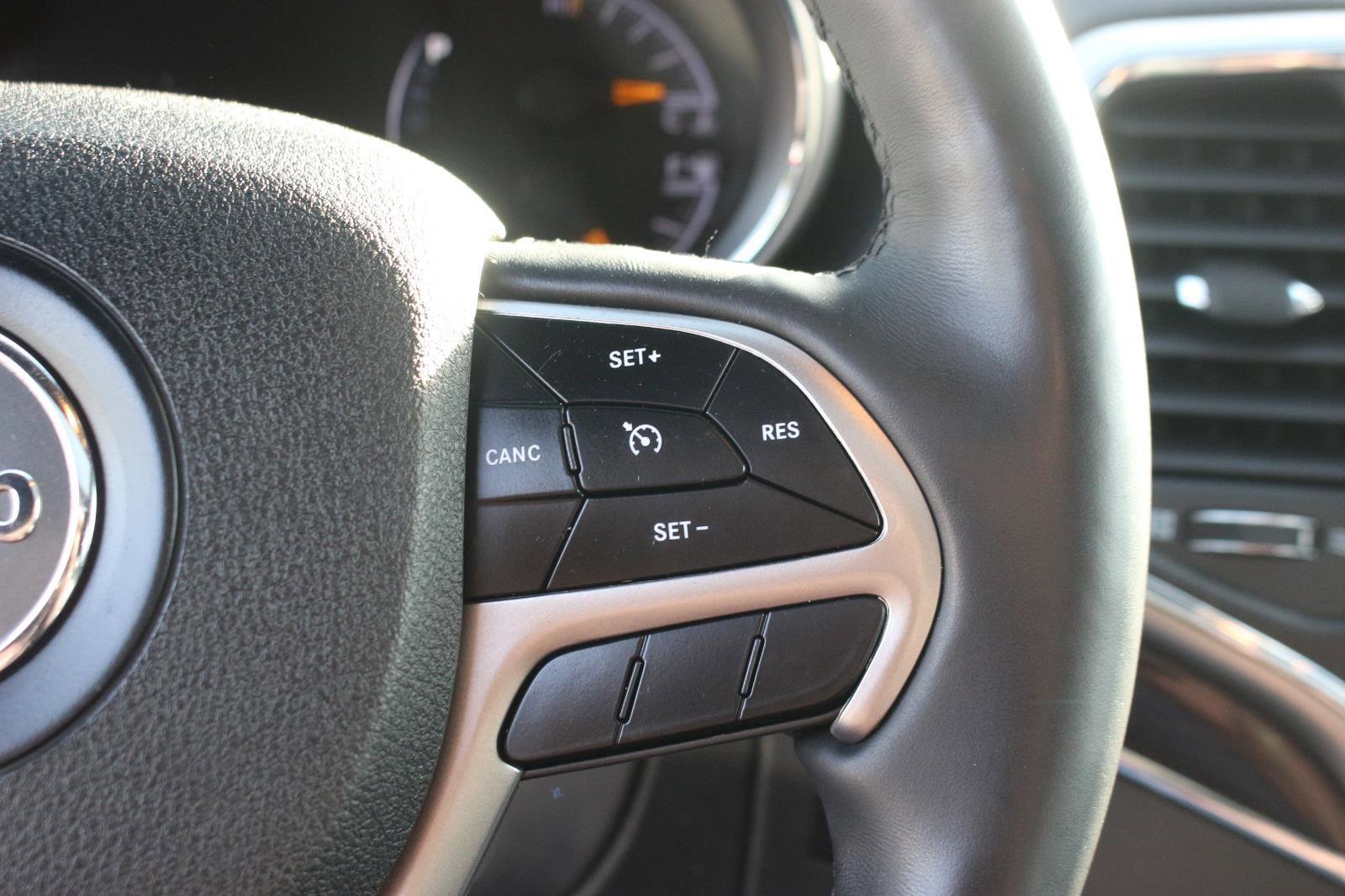 Used 2018 Jeep Grand Cherokee Overland RWD image 19