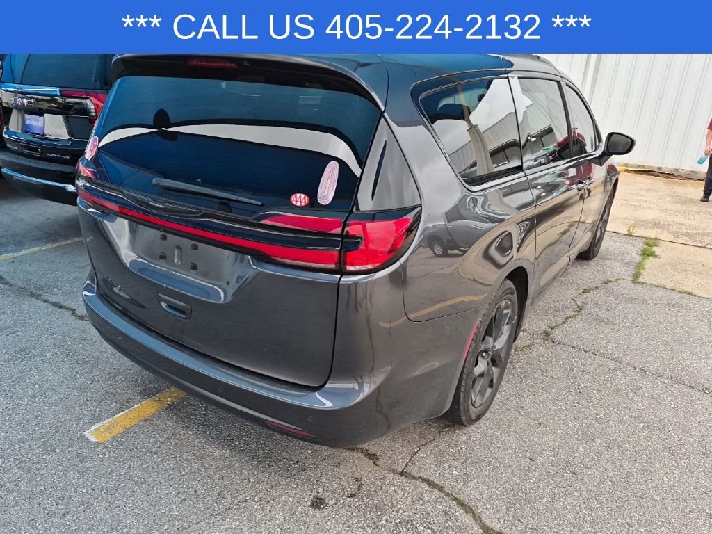 Used 2021 Chrysler Pacifica Touring w/ S Appearance Package image 14