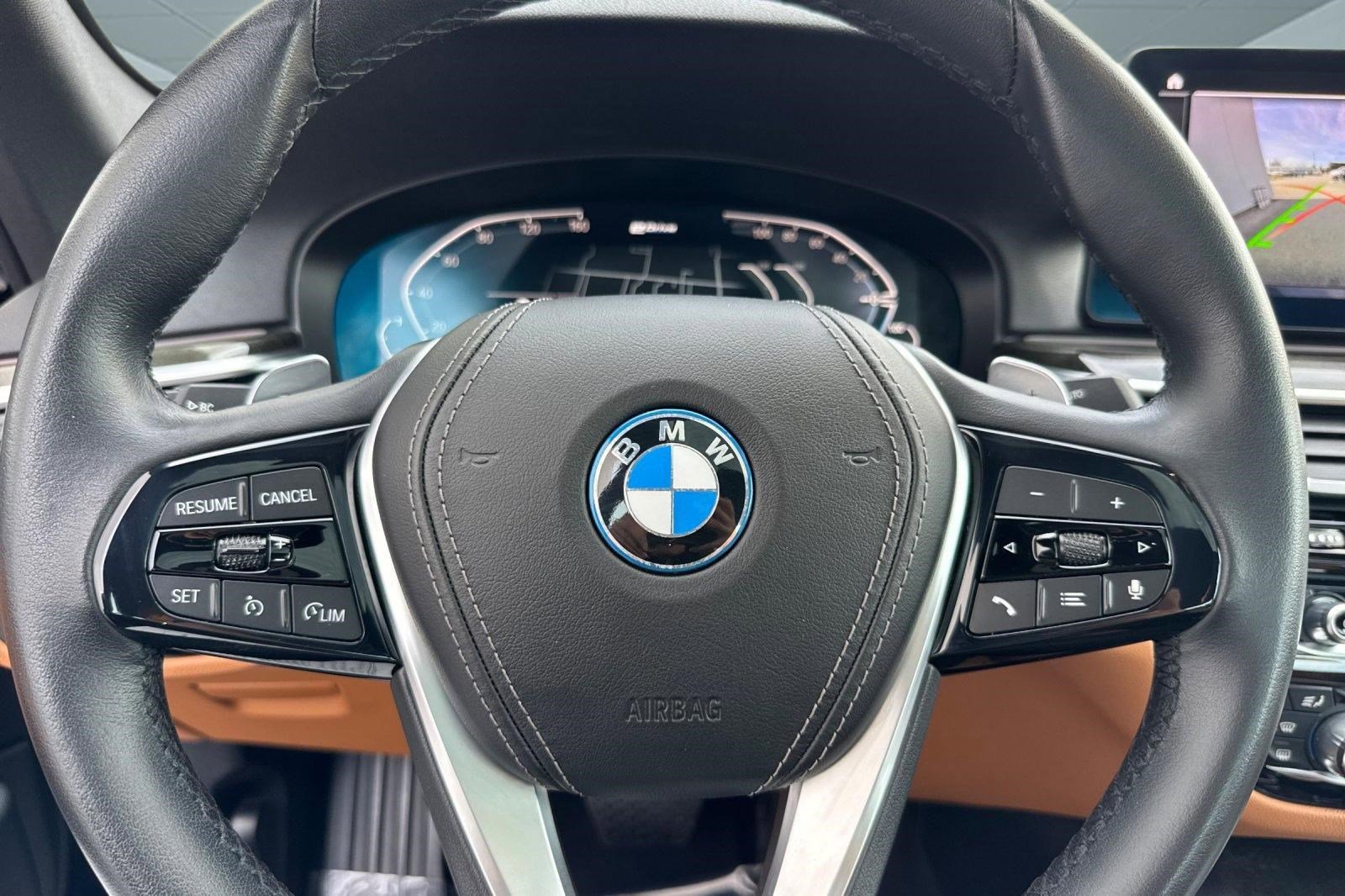 Used 2023 BMW 530e w/ Convenience Package image 15