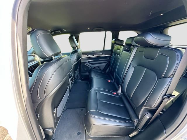 Used 2024 Jeep Grand Cherokee Limited AWD/4WD image 24