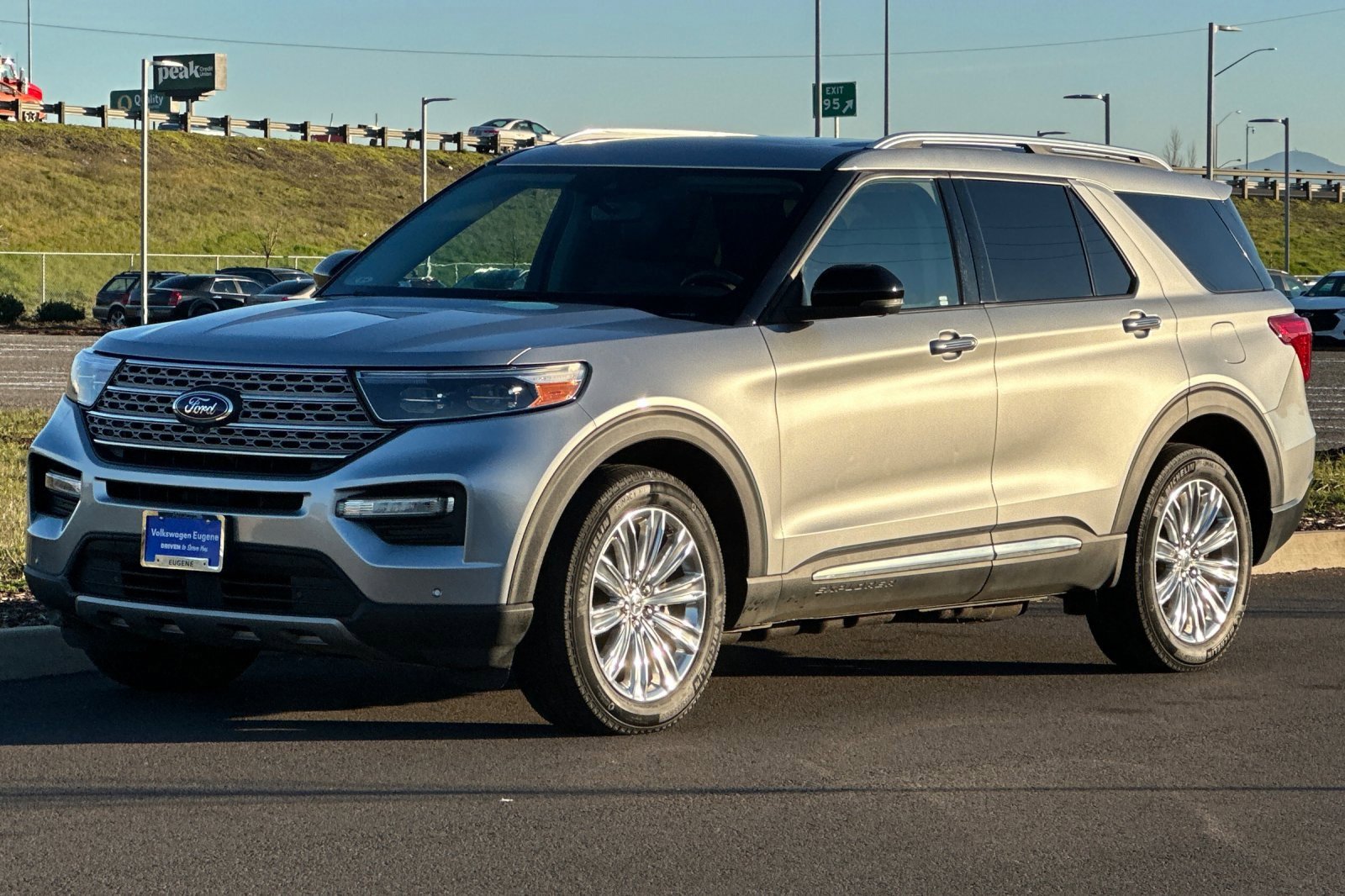 Used 2020 Ford Explorer Limited w/ Class III Trailer Tow Package image 7