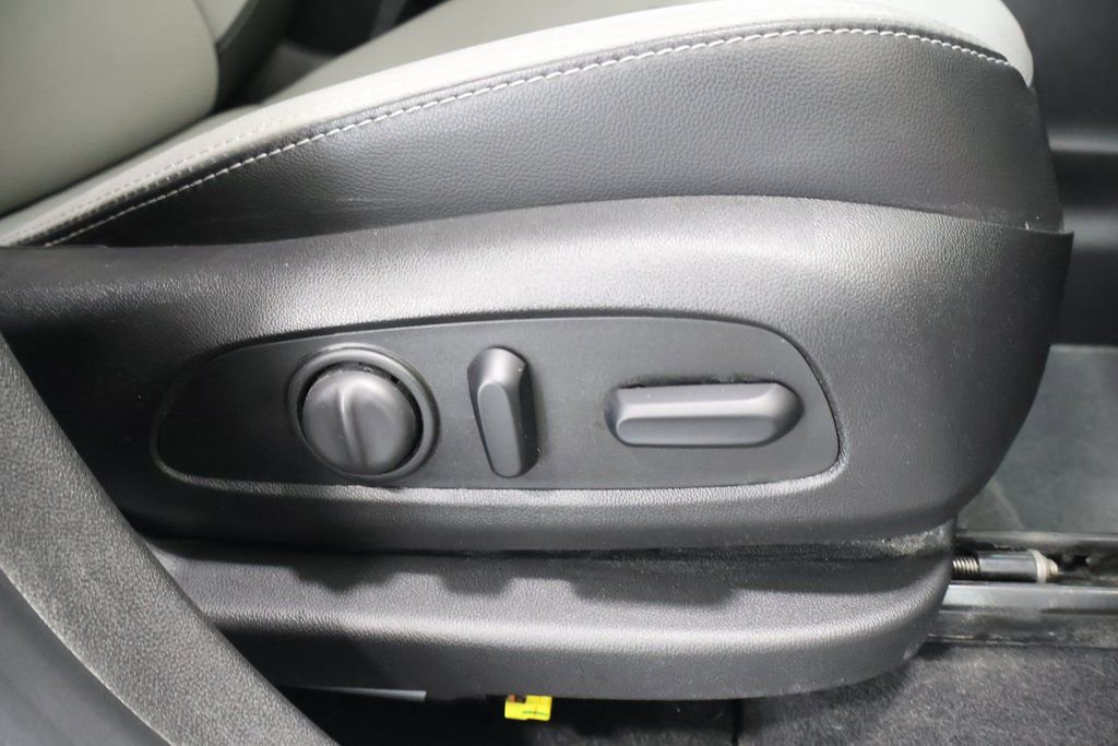 Used 2019 Chevrolet Equinox Premier image 22