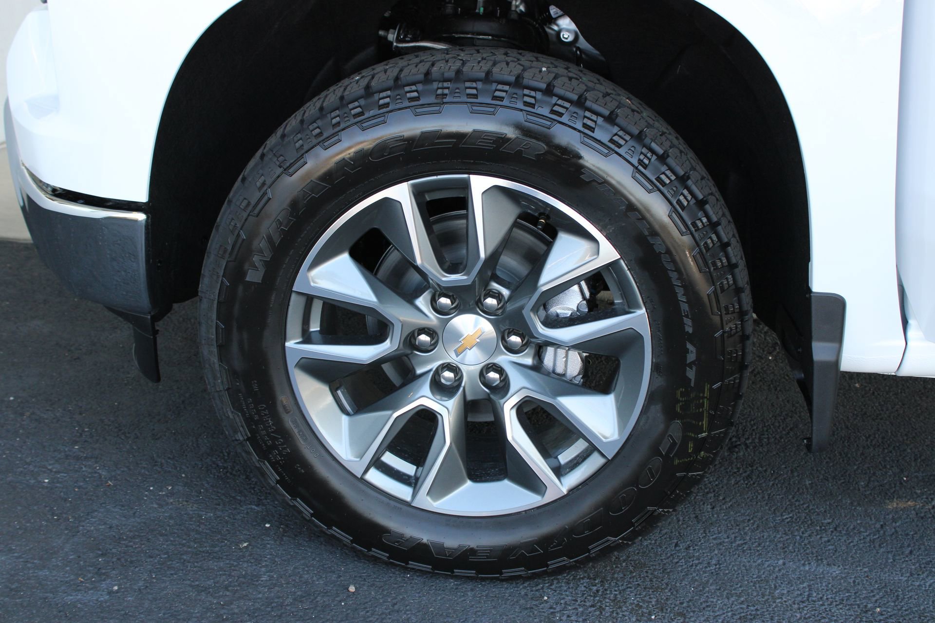 New 2026 Chevrolet Silverado 1500 LT w/ Safety Package AWD/4WD image 11